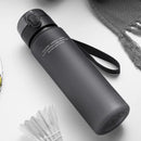 Garrafa de água esportiva de alta qualidade, livre de BPA e à prova de vazamentos, ideal para viagens, caminhadas e passeios. Perfeita para suas bebidas favoritas. Disponível em 400ml e 560ml.